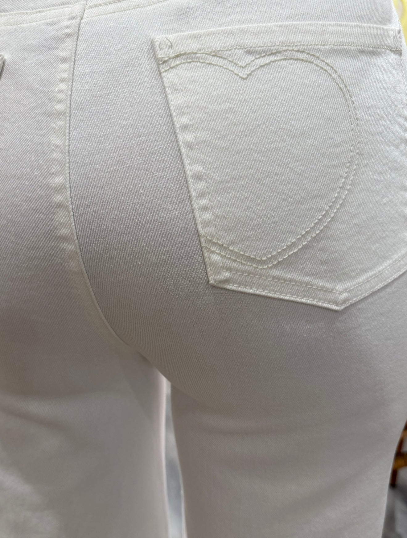 JEANS BLANC POCHE CŒUR