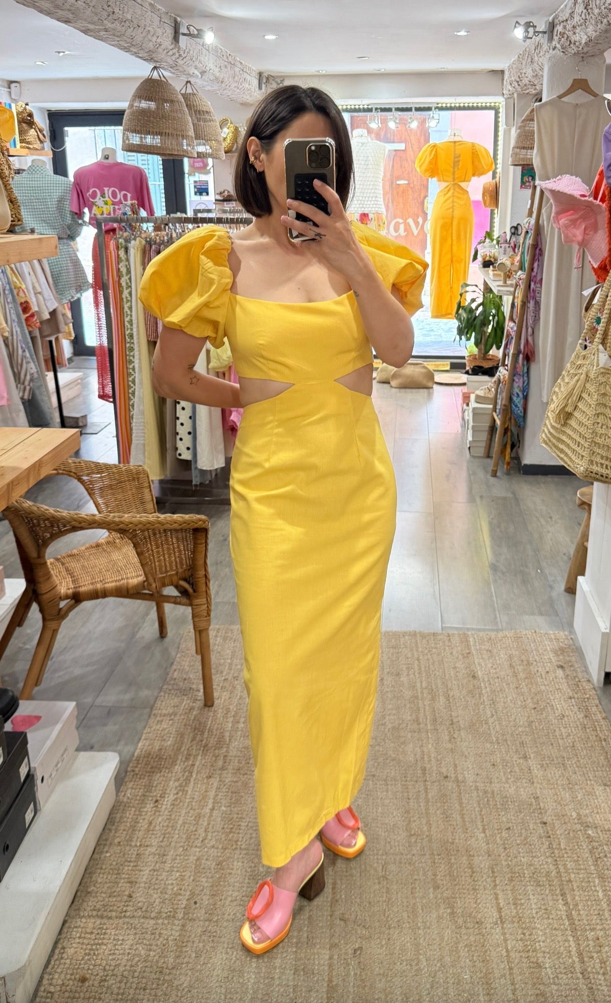 ROBE ÉCHANCRÉ JAUNE