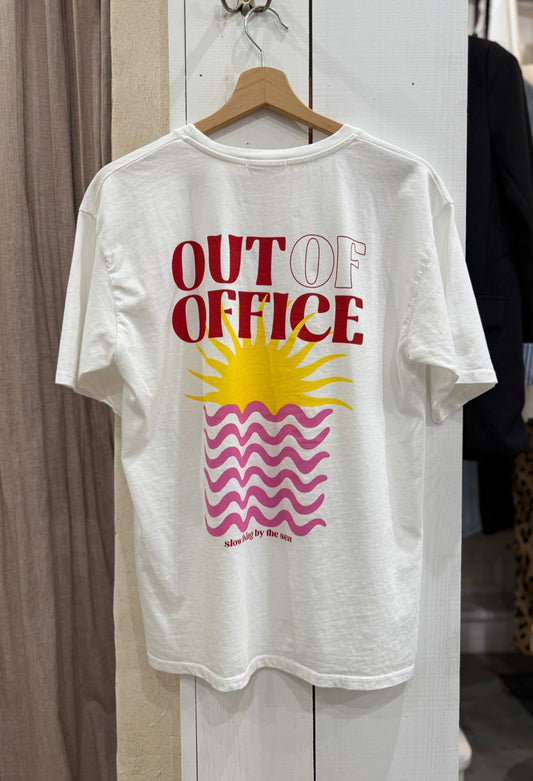 TEE SHIRT « OUT OF OFFICE » BLANC