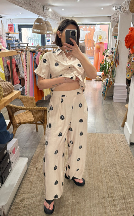 PANTALON ENSEMBLE BRODÉE