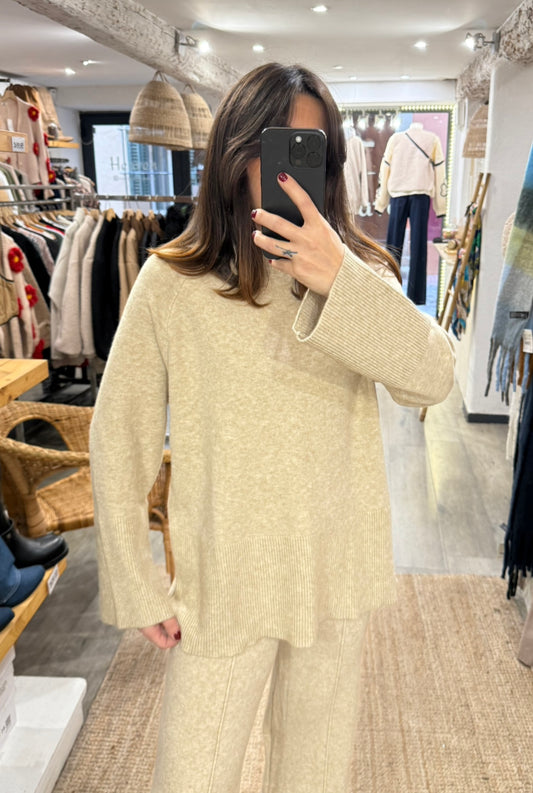 PULL D’ENSEMBLE BEIGE