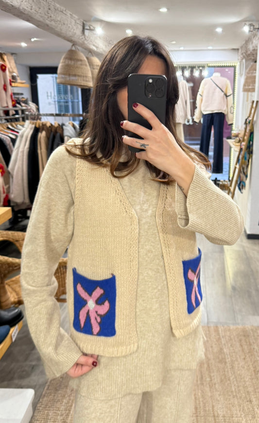 GILET BEIGE POCHES BLEU